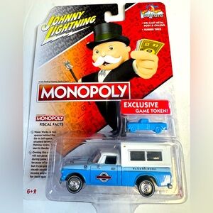 Johnny Lightning MONOPOLY 1960 STUDEBAKER WITH CAMPER